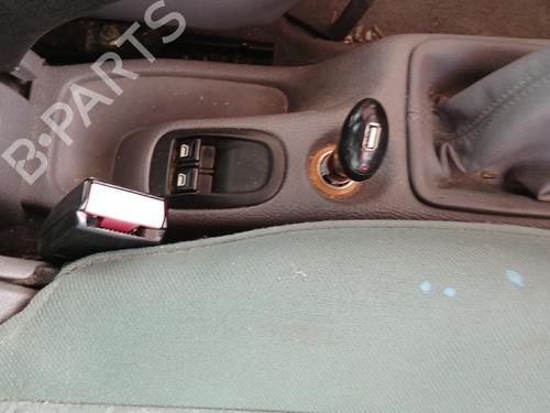 Venstre fortil elrude kontakt PEUGEOT 206 Hatchback (2A/C) 1.9 D (69 hp) 29844832