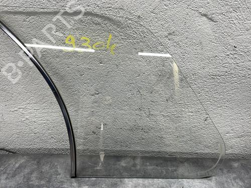 Used Front right door window Front right door window RENAULT 4 Box Body/MPV (R21_, R23_) 0.8 (2391) (29 hp) 26240384 26240384