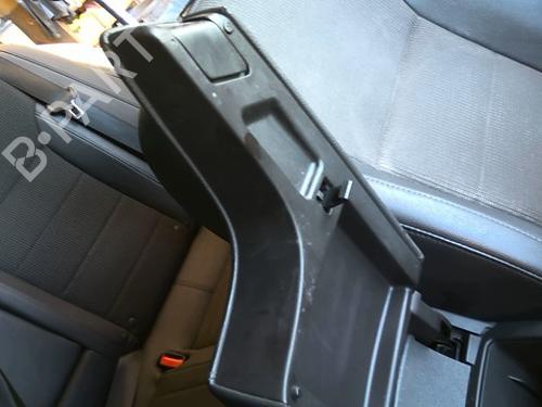 Used Armrest / Center console Armrest / Center console 39094992 39094992