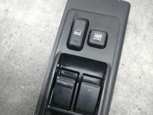 Interrupteur de vitre avant gauche TOYOTA COROLLA Verso (ZER_, ZZE12_, R1_) 1.8 (ZNR11_, ZNR11R) (129 hp) 27732182