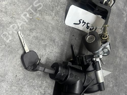 Ignition barrel MERCEDES-BENZ A-CLASS (W168) A 140 (168.031, 168.131) 1684600004