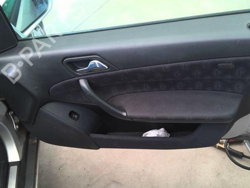 Used Front right window mechanism Front right window mechanism MERCEDES-BENZ C-CLASS T-Model (S203) C 220 CDI (203.206, 203.208) (143 hp) 39937807 39937807