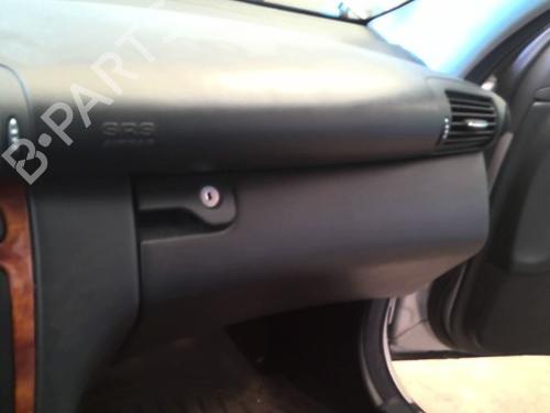 Used Glove box Glove box MERCEDES-BENZ C-CLASS T-Model (S203) C 220 CDI (203.206, 203.208) (143 hp) 39937818 39937818