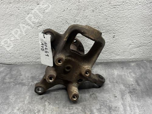 Used Right front steering knuckle Right front steering knuckle MERCEDES-BENZ SPRINTER 2-t Bus (B901, B902) 213 CDI (902.671, 902.672) (129 hp) 27259806 27259806