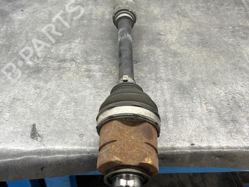 Used Right front driveshaft Right front driveshaft OPEL CORSA E (X15) 1.3 CDTI (08, 68) (75 hp) 32749240 32749240