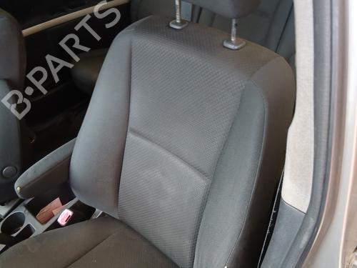 Stol venstre foran Stol venstre foran TOYOTA COROLLA Verso (ZER_, ZZE12_, R1_) 2.2 D-4D (AUR10_, AUR10R) (136 hp) 36009313 36009313