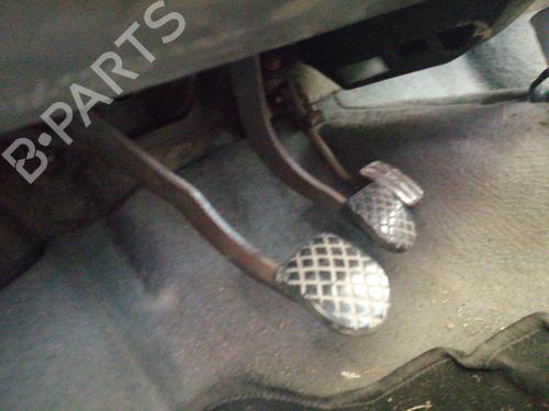 Used Clutch pedal Clutch pedal OPEL CORSA A Hatchback (S83) 1.5 D (F08, M08, F68, M68) (50 hp) 26215897 26215897