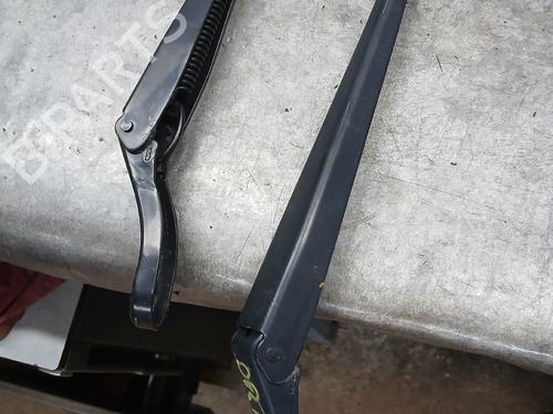 Used Front windshield wiper arm Front windshield wiper arm PEUGEOT 208 I (CA_, CC_) 1.2 VTI 82 (82 hp) 36010870 36010870