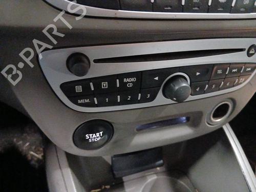 Radio RENAULT MEGANE III Hatchback (BZ0/1_, B3_) 1.5 dCi (BZ09, BZ0D, BZ1W, BZ29, BZ14) | BP28056732E6 