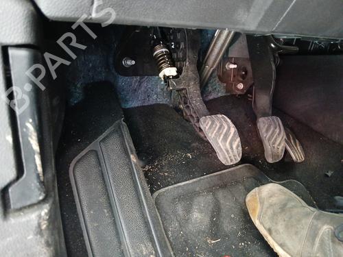 Used Clutch pedal Clutch pedal RENAULT CLIO V (B7_) 1.5 Blue dCi 85 (B7AG) (86 hp) 30299231 30299231
