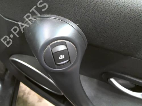 Used Right front window switch Right front window switch RENAULT CLIO III (BR0/1, CR0/1) 1.5 dCi (BR1C, CR1C) (103 hp) 40126733 40126733