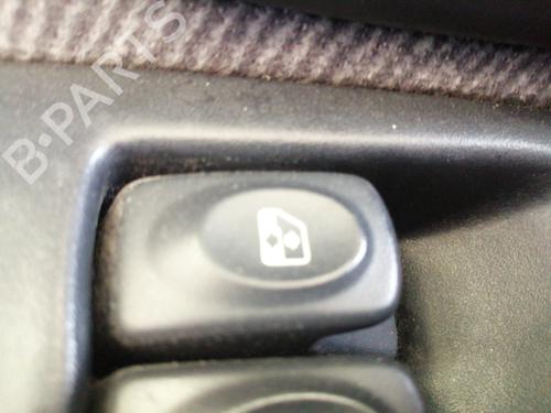 Used Left front window switch RENAULT CLIO II (BB_, CB_) 1.6 16V (BB01, BB0H, BB0T, BB14, BB1D, BB1R, BB2KL, BB3G... (107 hp) 26293766