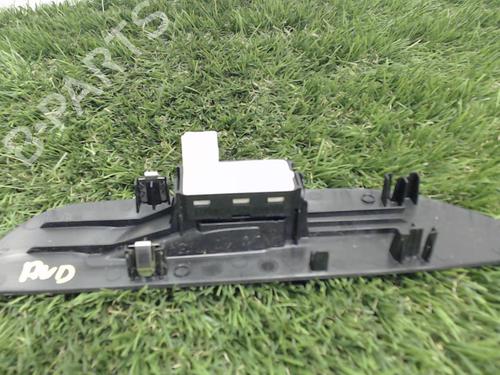 Used Right front window switch Right front window switch PEUGEOT 2008 II (UD_, US_, UY_, UJ_, UR_, UC_) 1.2 PureTech 130 (USHNS, URHNS) (130 hp) 20887436 20887436