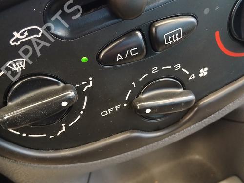 Used Climate control Climate control PEUGEOT 206 Hatchback (2A/C) 1.9 D (69 hp) 36515620 36515620
