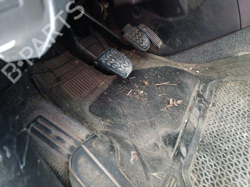 Used Clutch pedal TOYOTA RAV 4 II (_A2_) 2.0 D 4WD (CLA20_, CLA21_, CLA20R, CLA21R) (116 hp) 28472861