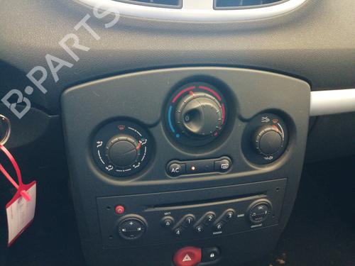 AC Styreenhet / Manøvreringsenhet RENAULT CLIO III (BR0/1, CR0/1) 1.2 16V (BR0P, CR0P) (101 hp) 24402729