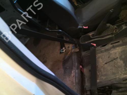 front-right-seatbelt-peugeot-bipper-aa_-2008-40254009 main image