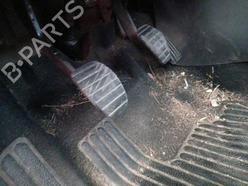 Used Clutch pedal RENAULT CLIO III (BR0/1, CR0/1) 1.4 16V (98 hp) 29240862