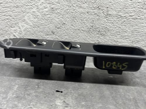 Used Left front window switch PEUGEOT 307 (3A/C) 1.6 HDi 110 (109 hp) 27934337