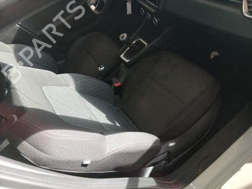 Right front seat RENAULT CLIO V (B7_) 1.5 Blue dCi 85 (B7AG) | BP30299227C16  - Image 8