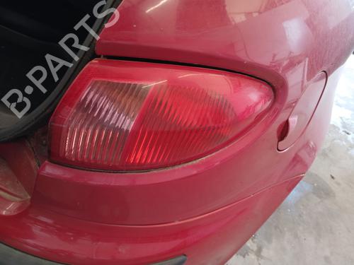 Used Right taillight Right taillight ALFA ROMEO 147 (937_) 1.9 JTD (937.AXD1A, 937.BXD1A, 937.AXV1A, 937.BXB1A,... (115 hp) 32993165 32993165