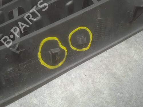 Used Grille RENAULT MEGANE II (BM0/1_, CM0/1_) 1.5 dCi (BM1E, CM1E) (106 hp) 23866425