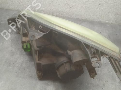 Right headlight FORD FIESTA V (JH_, JD_) 1.4 TDCi | BP22318252C29 
