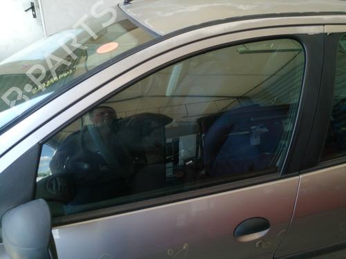 Used Front left door window PEUGEOT 206 Hatchback (2A/C) 1.4 i (75 hp) 27684942
