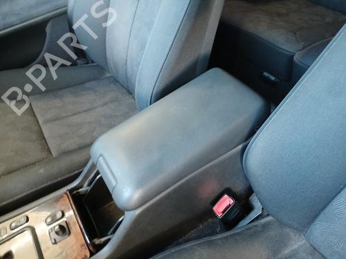 Accoudoir central MERCEDES-BENZ E-CLASS T-Model (S210) E 270 T CDI (210.216) (170 hp) 31907674