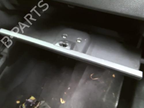 Used Glove box Glove box VW POLO IV (9N_, 9A_) 1.2 12V (64 hp) 40126620 40126620