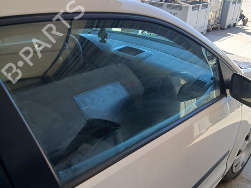 Dør rude højre foran Dør rude højre foran VW POLO IV (9N_, 9A_) 1.4 TDI (70 hp) 35991402 35991402