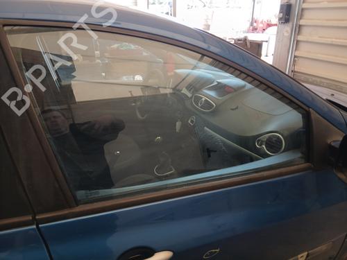 front-right-door-window-renault-clio-iii-br01-cr01-2005-2006-2007-2008-2009-2010-2011-2012-2013-2014-33850395 main image