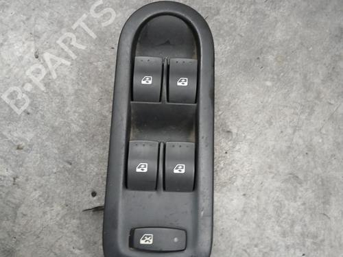 Used Left front window switch RENAULT MEGANE II Estate (KM0/1_) 1.5 dCi (KM16, KM1E) (106 hp) 30965061