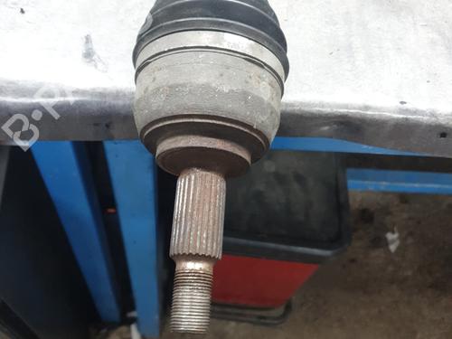 Used Right front driveshaft Right front driveshaft RENAULT SCÉNIC II (JM0/1_) 1.5 dCi (JM1E, JM16) (106 hp) 36763221 36763221