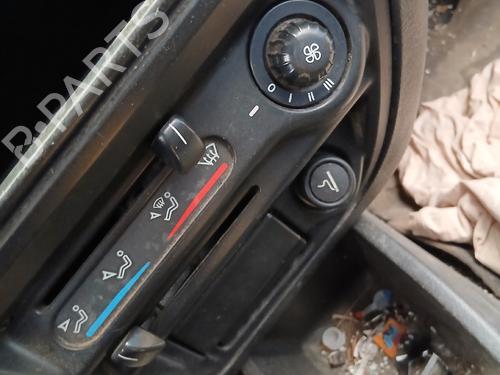 Used Climate control Climate control 38058625 38058625