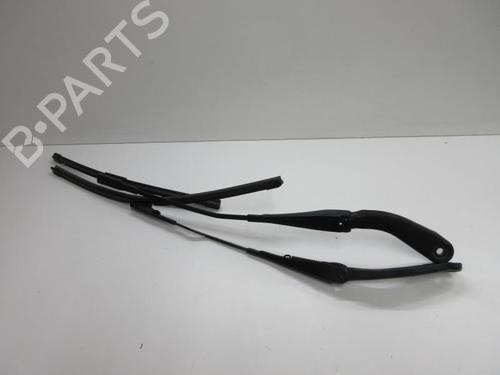 Used Front windshield wiper arm BMW 1 (F20) 120 d (184 hp) 20908452