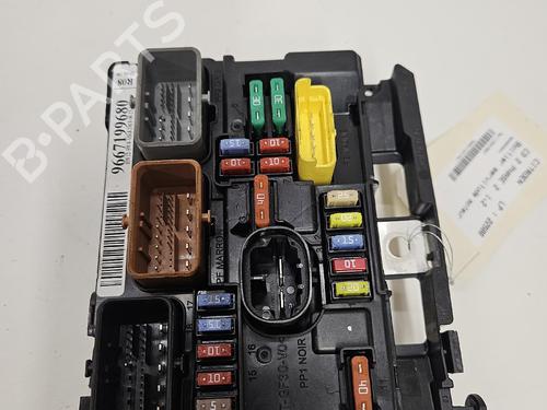 Used Fuse box Fuse box 38954705 38954705