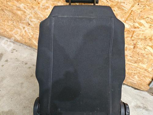 Used Right front seat Right front seat CITROËN C3 III (SX) 1.2 THP 110 (SXHNPS, SXHNZT, SXHNZ6) (110 hp) 31020041 31020041