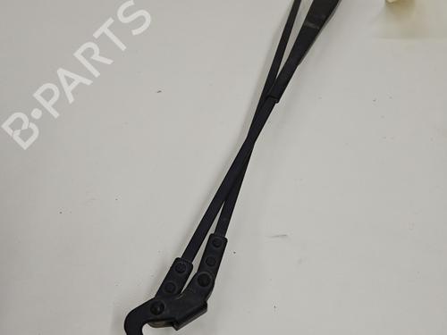 Used Front windshield wiper arm TOYOTA AYGO (_B1_) 1.0 (KGB10_, KGB10R) (68 hp) 30555683