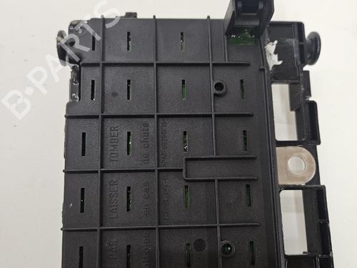 Used Fuse box Fuse box 39253147 39253147