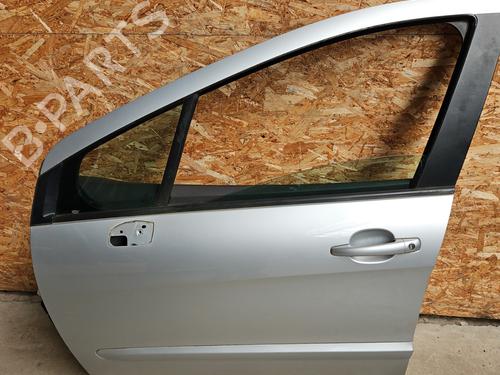 Used Left front door Left front door 25720850 25720850