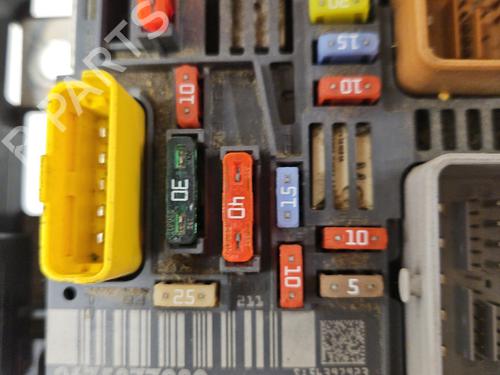 Used Fuse box Fuse box PEUGEOT 5008 (0U_, 0E_) 1.6 HDi (112 hp) 33165086 33165086