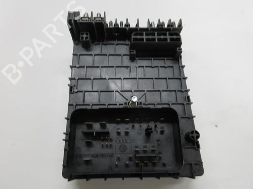 Used Fuse box VW PASSAT B7 Variant (365) 2.0 TDI (140 hp) 22108313