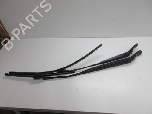 Used Front windshield wiper arm PEUGEOT 208 II (UB_, UP_, UW_, UJ_) 1.2 PureTech 75 (75 hp) 20902463