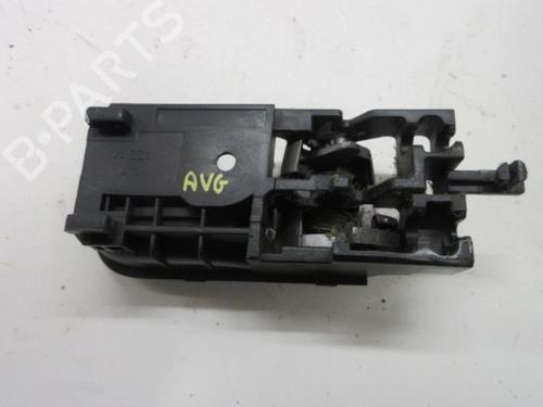 Venstre foran invendig håndtak SUZUKI SWIFT III (MZ, EZ) 1.3 DDiS (RS413D) (69 hp) 20895018