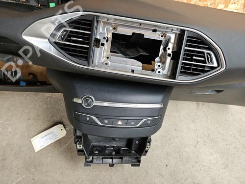 Used Dashboard Dashboard PEUGEOT 308 II (LB_, LP_, LW_, LH_, L3_) 1.2 THP 110 (110 hp) 24054917 24054917