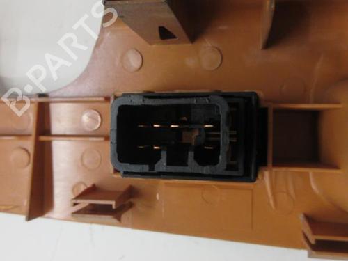 Used Right front window switch KIA SORENTO I (JC) 2.5 CRDi 4WD (140 hp) 22107041