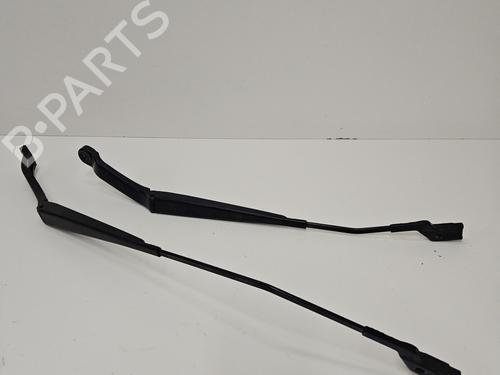 Used Front windshield wiper arm FIAT 500X (334_) 1.6 D Multijet (334AXA1B, 334AXA11) (120 hp) 24054920