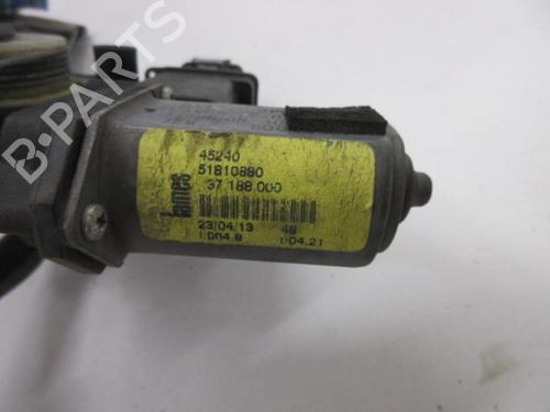 Vindusheismekanisme venstre foran FIAT DOBLO Cargo (263_) 1.6 D Multijet (263WXD1B, 263WXR1B, 263WXX1B, 263ZXD1B,... (105 hp) 20897695