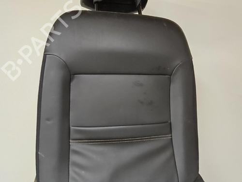 right-front-seat-renault-megane-iv-grandtour-k9amn_-2016-40032759 main image